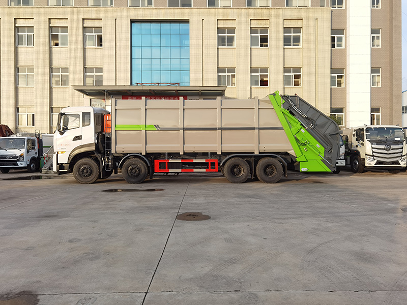 38-40方前四后八壓縮垃圾車