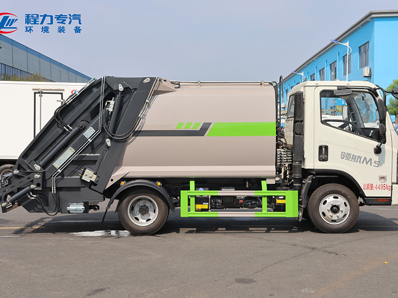 藍(lán)牌中馬力最大-5.8方壓縮垃圾車