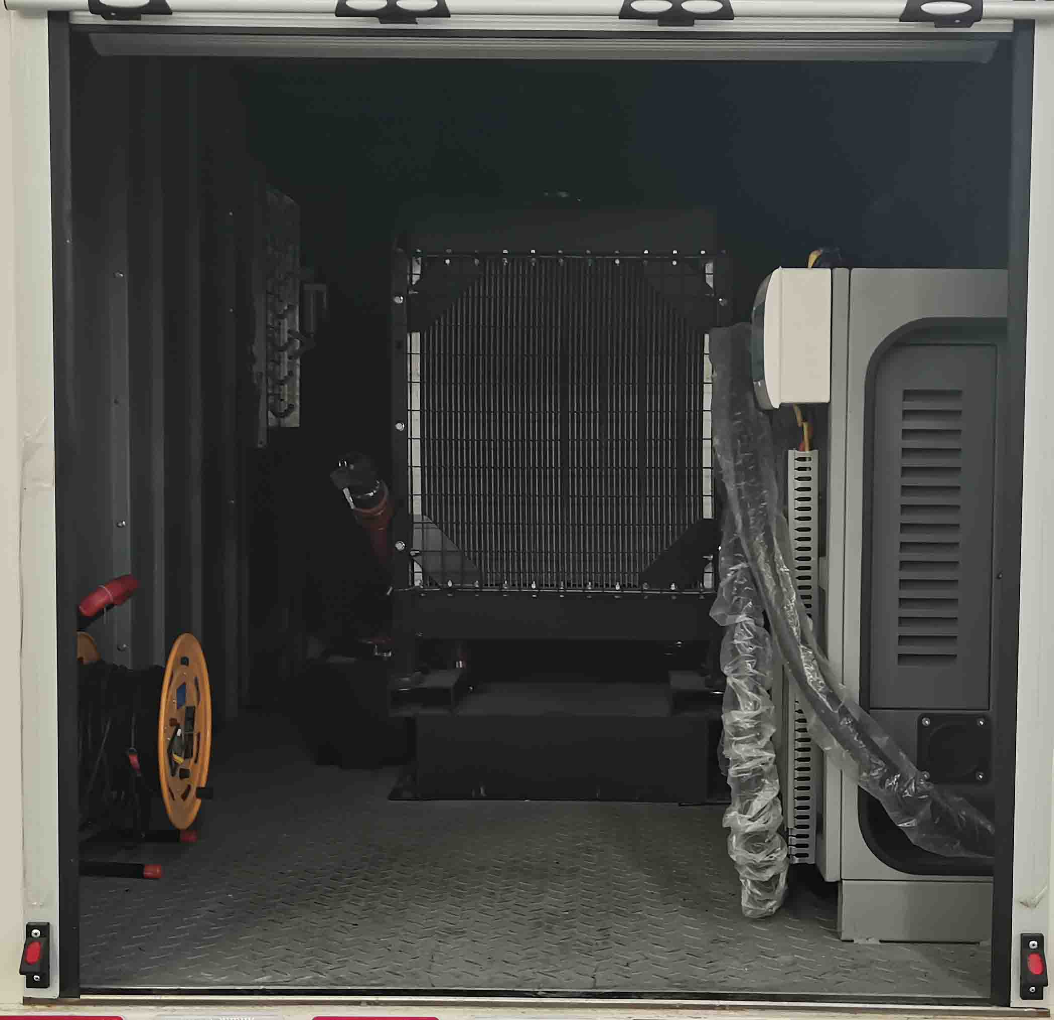 KLF5030XDYB6型電源車