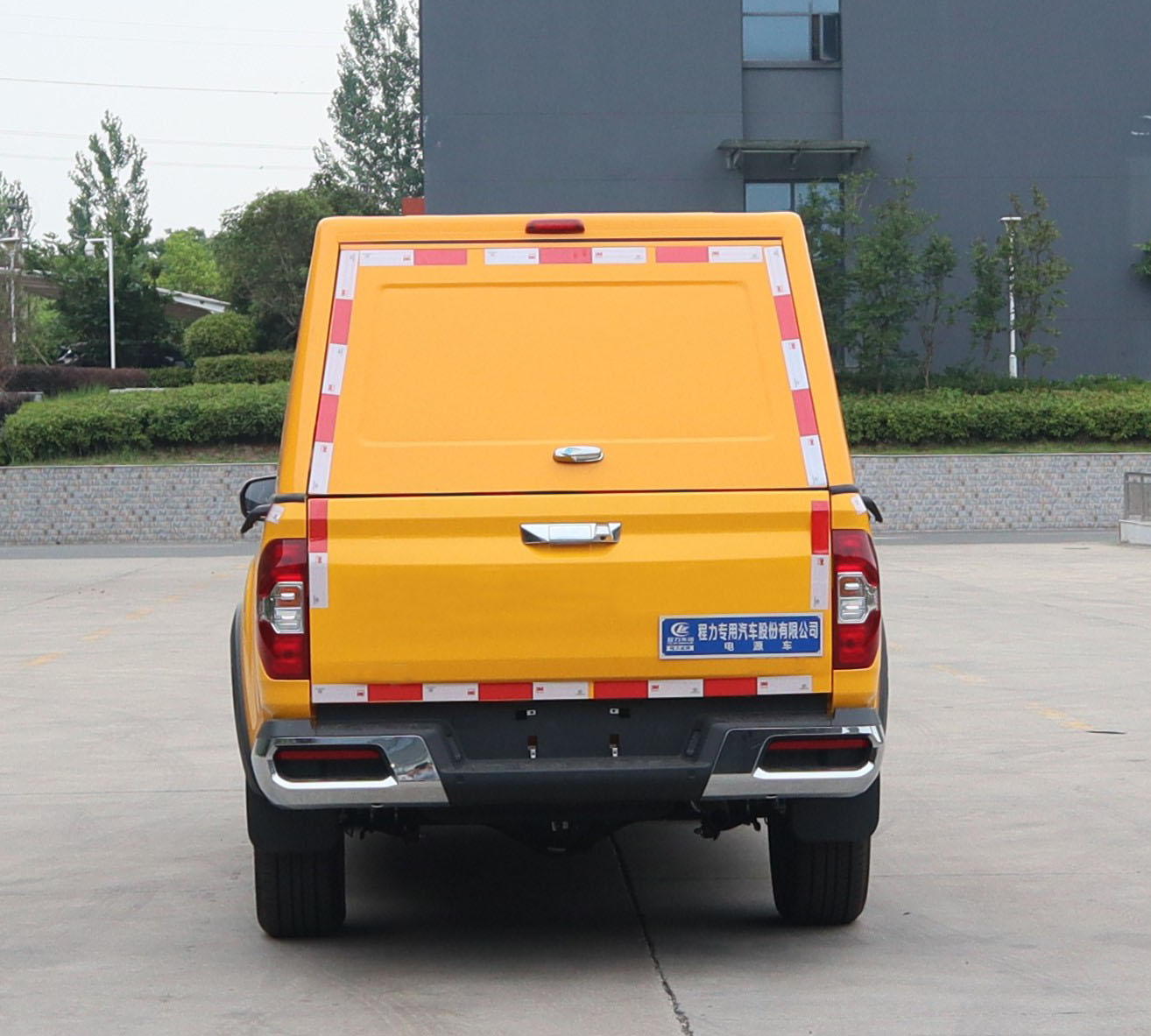 CLW5032XDYADR型電源車