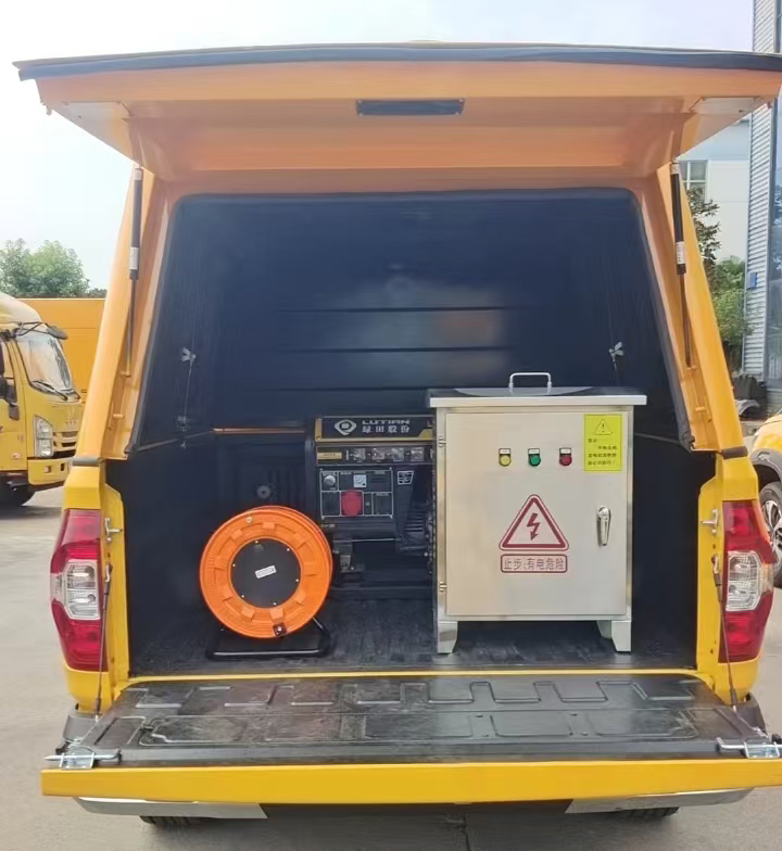 CLW5032XDYADR型電源車