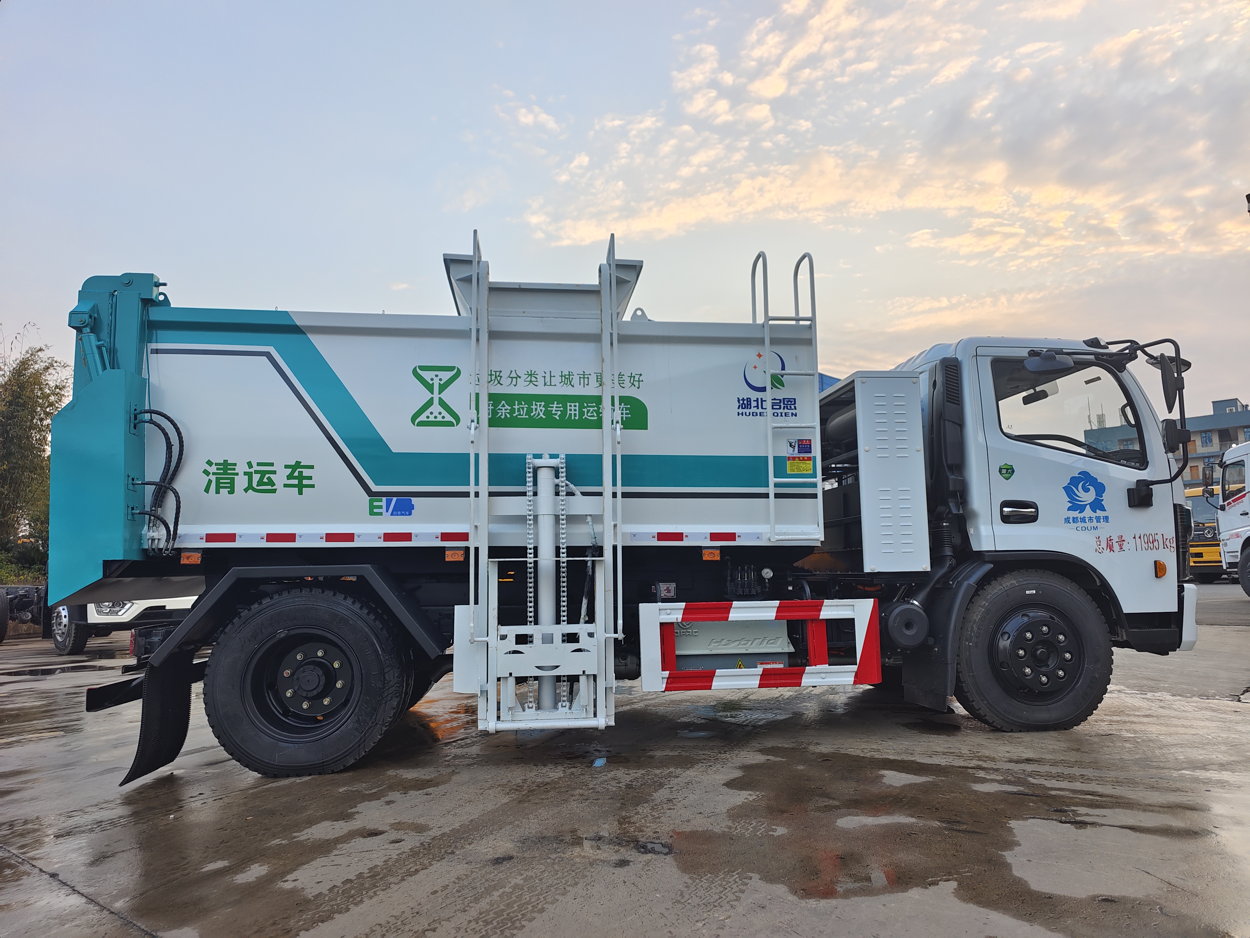 東風(fēng)福瑞卡9m3混動(dòng)餐廚垃圾車