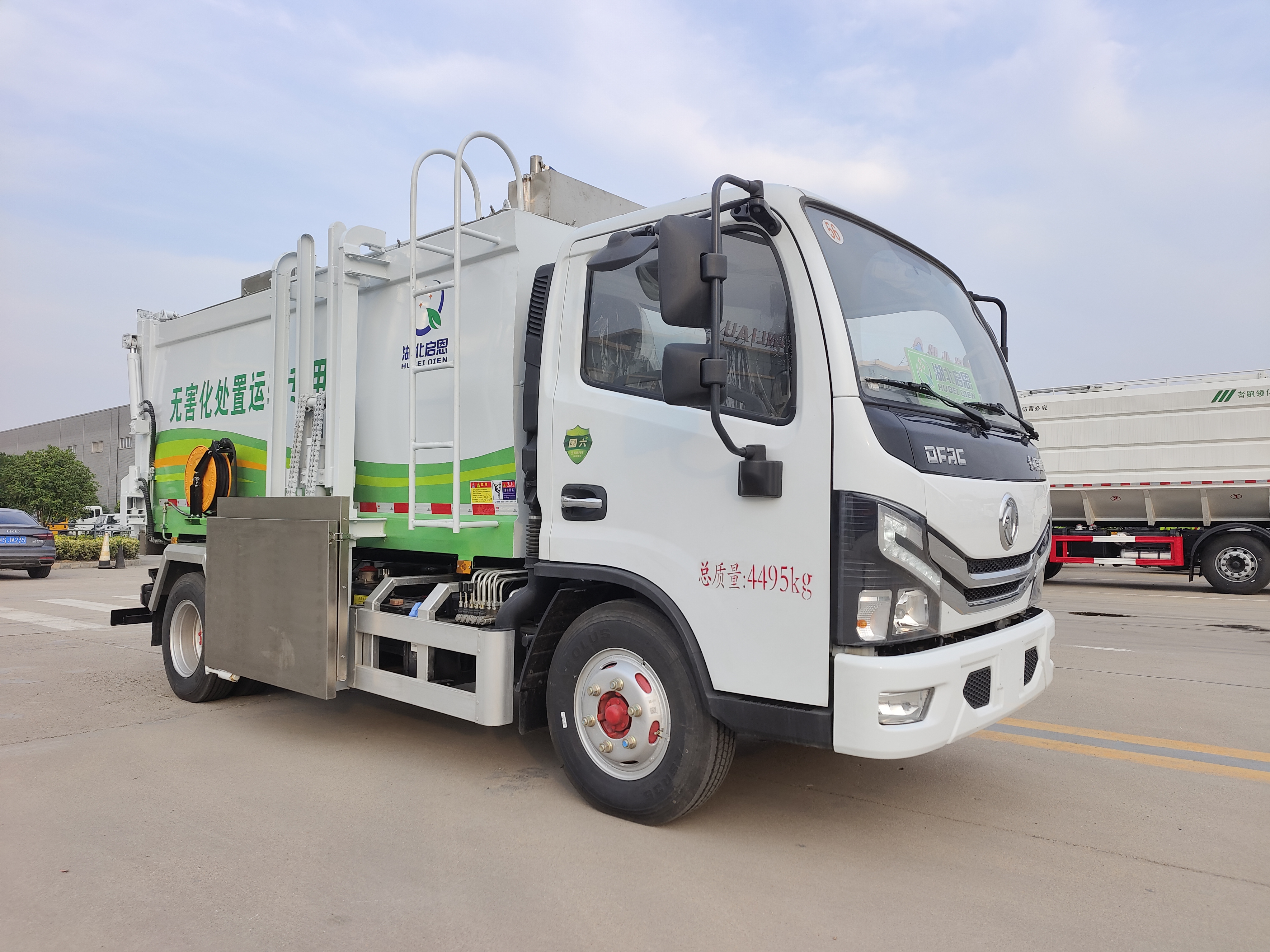 東風(fēng)多利卡病死畜禽專用運輸車